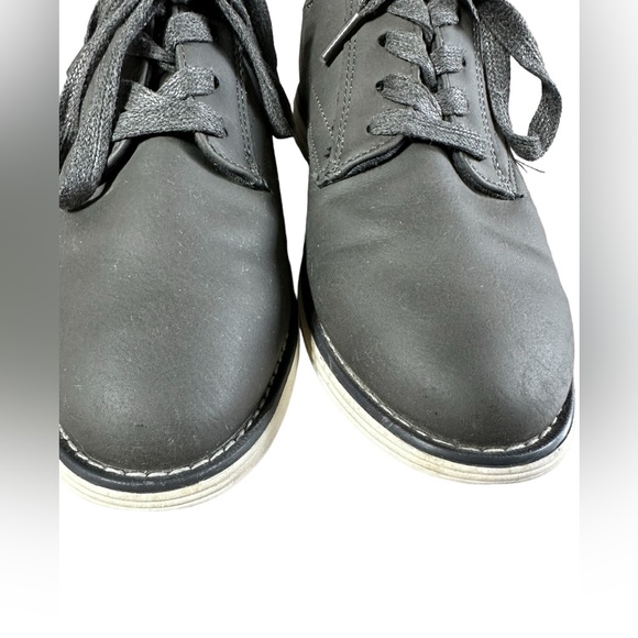 Cat & Jack Boy’s Gray Oxford Shoes Size 4 - Picture 3 of 5